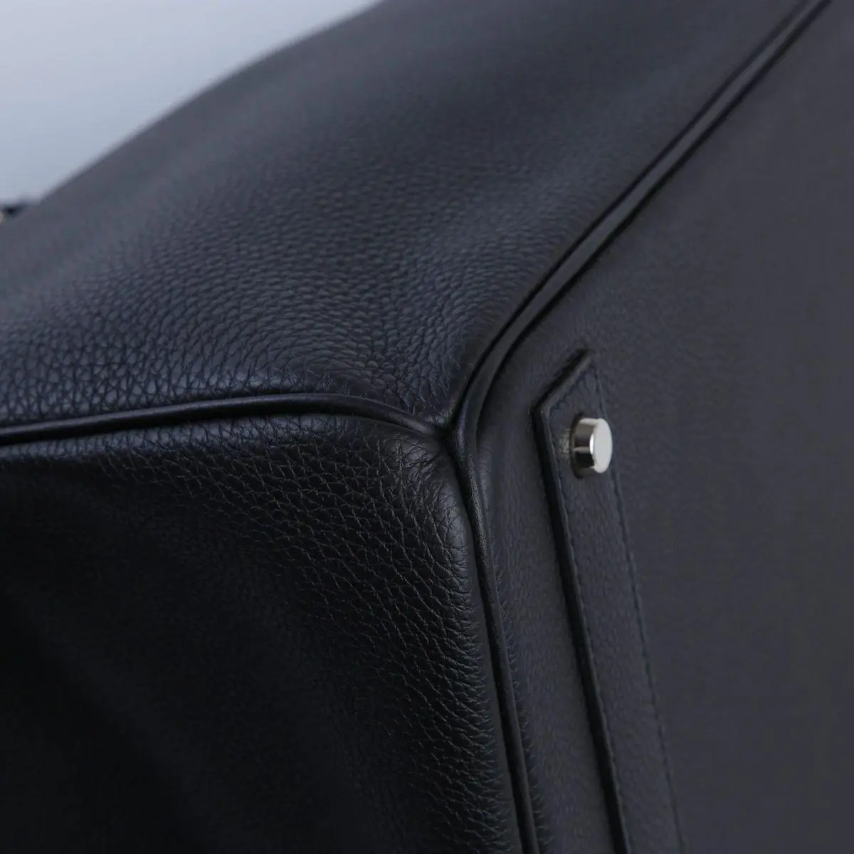 HERMÈS HAC 40 Bag: Noir Togo Leather & Palladium 11 HERMÈS HAC 40 Bag: Noir Togo Leather & Palladium - Image 11